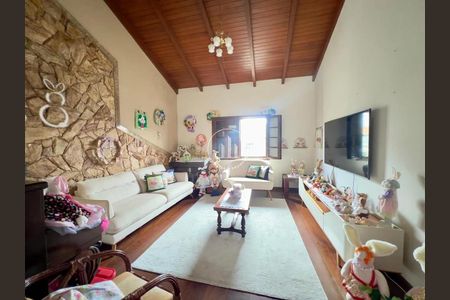 2_photo/9527481ff5.e9744f0b397a6472-ATLAS-5bee0d22-b5b8-4853-93d2-8692f8e9f55e.jpg de casa à venda com 4 quartos, 230m² em Balneario, Florianópolis