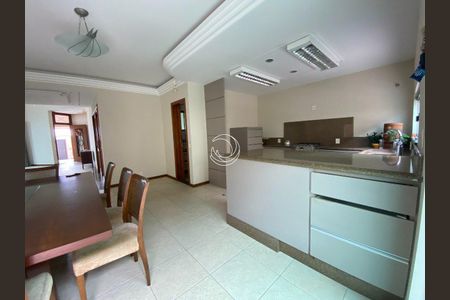 17_photo/95274824f7.5b3f2aade9332d97-ATLAS-546338d3-612e-46f2-87db-c64f9130cce6.jpg de casa à venda com 3 quartos, 248m² em BALNEÁRIO, Florianópolis