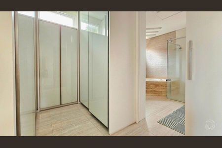 21_photo/95274825ad.d00588b39bb74d6d-ATLAS-82f6d2dd-1e49-4ffd-8cec-a5cf45a6bb3d.jpg de casa à venda com 3 quartos, 334m² em BALNEÁRIO, Florianópolis