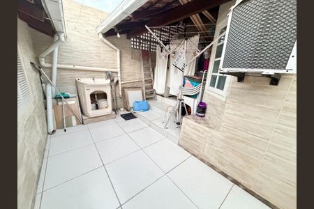 30_photo/95274829d7.8ca146e4695ff152-ATLAS-b705a62f-850a-4f9c-b833-feeb1fd113ac.jpg de casa à venda com 2 quartos, 200m² em Capoeiras, Florianópolis