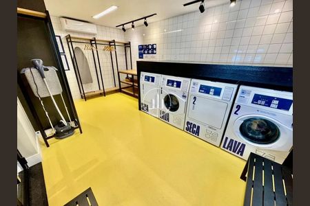 17_photo/9527482f67.ffd5d412a8a0596f-ATLAS-d32da774-eda2-4a79-a219-47cc8678e0b5.jpg de kitnet/studio à venda com 1 quarto, 32m² em Estreito, Florianópolis