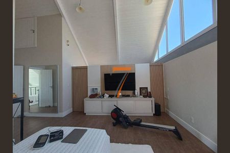 23_photo/952749b617.adbb37f92a381176-ATLAS-65efc4fc-c1a0-4c18-a1c7-c5ec238eb9b8.jpg de casa para alugar com 2 quartos, 270m² em Barreiros, São José