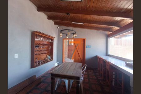 32_photo/952749b617.adbb37f92a381176-ATLAS-d12b2fa6-59d4-4b68-8ce9-ab3fcb038667.jpg de casa para alugar com 2 quartos, 270m² em Barreiros, São José