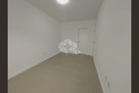 3_photo/952749c5d5.cd167a42fbad68b8-ATLAS-eb2e0180-c788-4ac4-b5a1-e638e3690e68.jpg de apartamento para alugar com 2 quartos, 75m² em Barreiros, São José