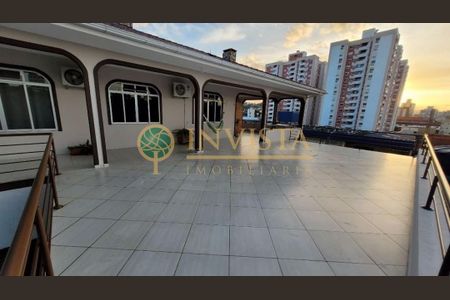 3_photo/952749c5ef.bf64854e93b64070-ATLAS-3ff1fd34-7e32-4172-80e7-fd6e8beb8a2f.jpg de casa para alugar com 3 quartos, 500m² em Barreiros, São José