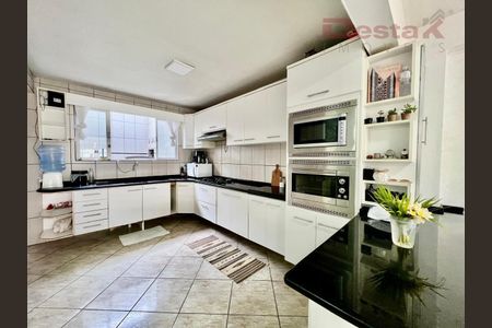 10_photo/952749cbc7.8ca146e4695ff152-ATLAS-13e5ad18-07d1-498d-aa6f-1503b2d99d2e.jpg de casa à venda com 6 quartos, 260m² em Barreiros, São José