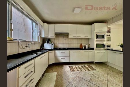 8_photo/952749cbc7.8ca146e4695ff152-ATLAS-4358aefc-fd28-4099-a0e6-1ef6d15b8dfe.jpg de casa à venda com 6 quartos, 260m² em Barreiros, São José