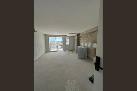 9_photo/952749cdf3.c2d0365adcb3b71c-ATLAS-3e9f5a41-38e5-4464-b2cd-0ab2bb710980.jpg de apartamento à venda com 1 quarto, 69m² em Barreiros, São José