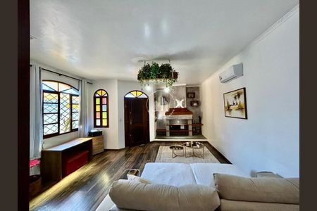 4_photo/952749d387.d5a0f355ba531730-ATLAS-83693b75-3798-4ae9-a1bd-9b0b2b4010d2.jpg de casa à venda com 4 quartos, 232m² em Jardim Atlântico, Florianópolis