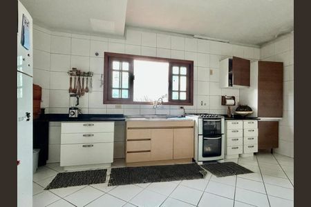 13_photo/952749d39f.7980aed8fa71c73b-ATLAS-8dc18d7f-1e9f-4857-ba70-d41e3bccd743.jpg de casa à venda com 3 quartos, 304m² em Jardim Atlântico, Florianópolis