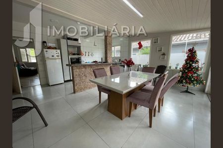 4_photo/95276a07c1.9c5959cca0926d06-ATLAS-4f0bbed0-2a8f-4579-ad5b-2e4f6caef2ab.jpg de casa à venda com 3 quartos, 250m² em Ingleses Norte, Florianópolis