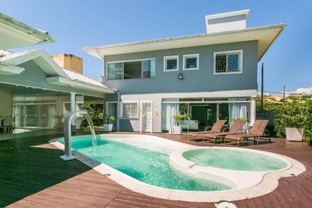 5_photo/95276a1727.4cdf2cc8eb97fa2d-ATLAS-1860aa6c-5ab0-4a6d-85e7-144d952d5f15.jpg de casa à venda com 4 quartos, 340m² em Ingleses do Rio Vermelho, Florianópolis