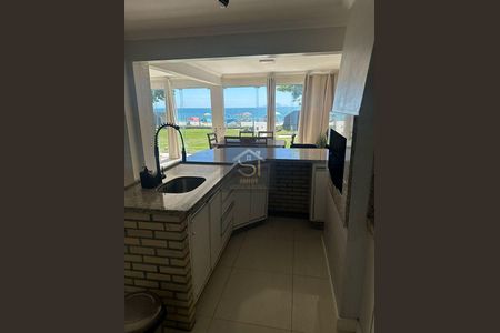 4_photo/95276a3c37.5b63f18bcccc212e-ATLAS-cb1579bd-b2cc-4f66-b4e7-780c945538ff.jpg de casa à venda com 6 quartos, 300m² em Ingleses Norte, Florianópolis