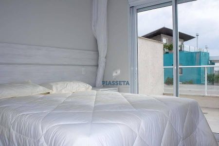 4_photo/95276a685f.ef080d25758687ef-ATLAS-2a8bca0b-add4-497c-b7f1-a3ef02498a71.jpg de apartamento à venda com 3 quartos, 303m² em Ingleses do Rio Vermelho, Florianópolis