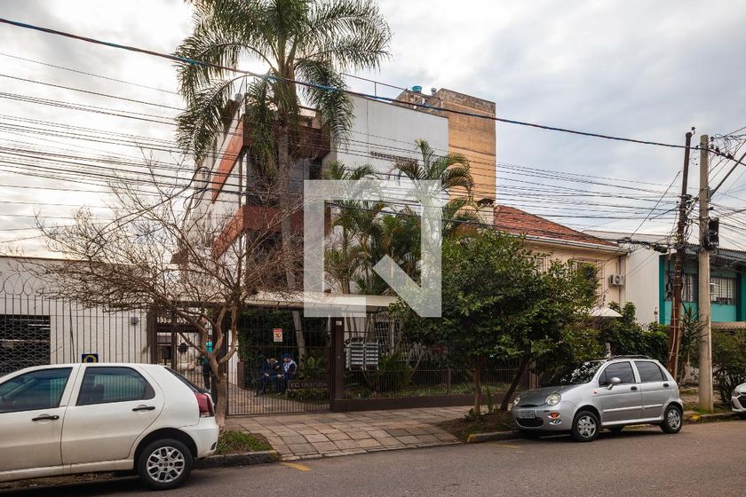 Condomínio em Rua General Neto 118 Floresta Porto Alegre Alugue