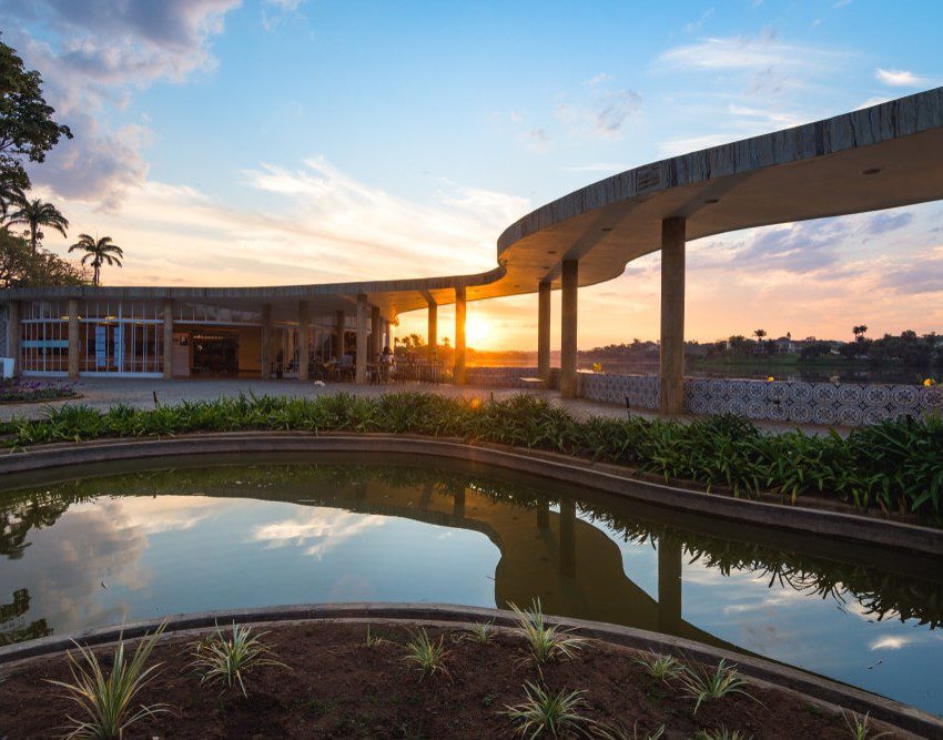 Foto que ilustra matérias sobre as casas dos sonhos de BH mostra a icônica Casa do Baile, na Lagoa da Pampulha, projetada por Oscar Niemeyer