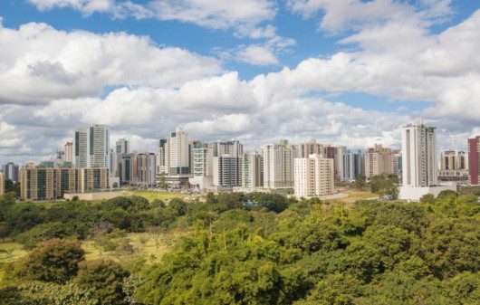 Foto que ilustra matéria sobre o custo de vida em Brasília mostra prédios do bairro de Águas Claras, na Capital Federal.