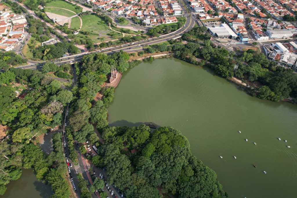 Imagem aérea da Lagoa do Taquaral em Campinas SP