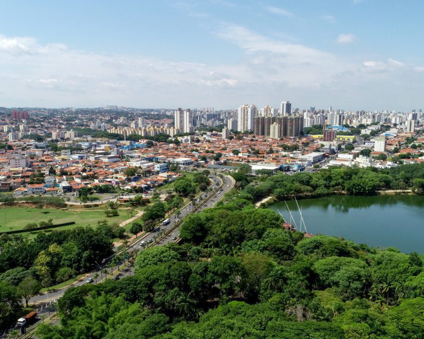 Foto que ilustra matéria de o que fazer em campinas mostra a vista aerea de campinas em sp