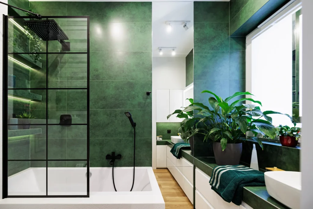 Foto de um banheiro com decoração verde.