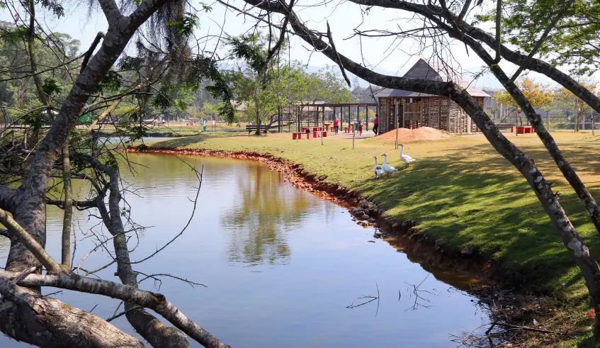 Imagem do Parque Centenário da Imigração Japonesa na cidade de Mogi das Cruzes. 