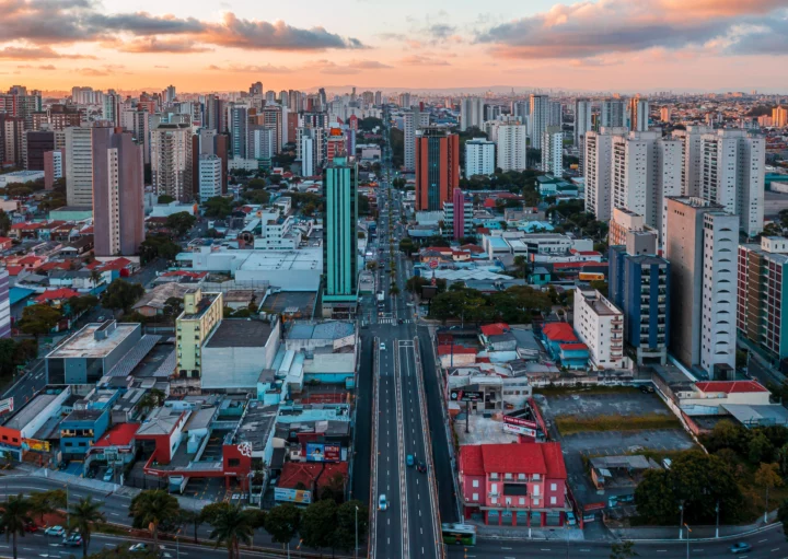 Imagem aérea da Avenida São Pedro, localizada em Santo André, São Paulo, para ilustrar a matéria sobre o que fazer em Santo André