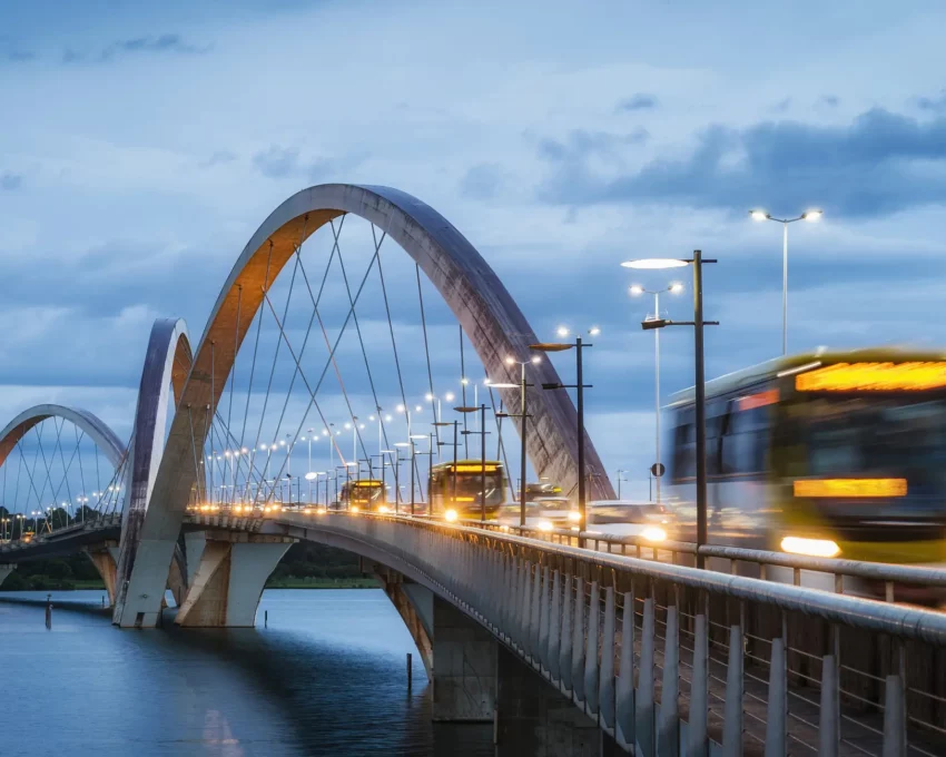 Foto da Ponte Juscelino Kubitschek.