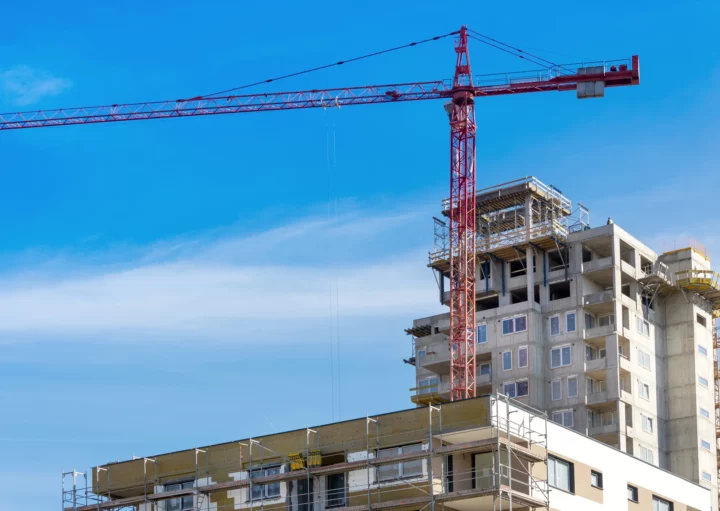 Valorização de imóvel na planta: foto de um apartamento sendo construído.