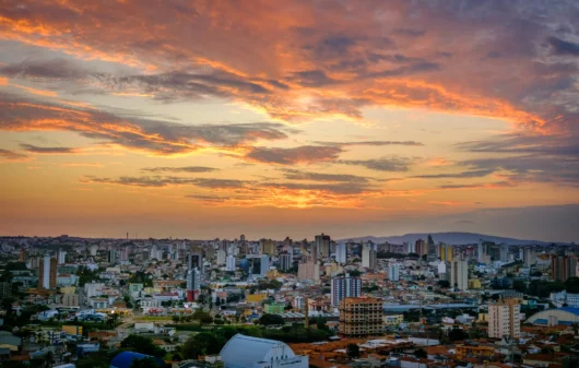 Foto do pôr do sol de Sorocaba.