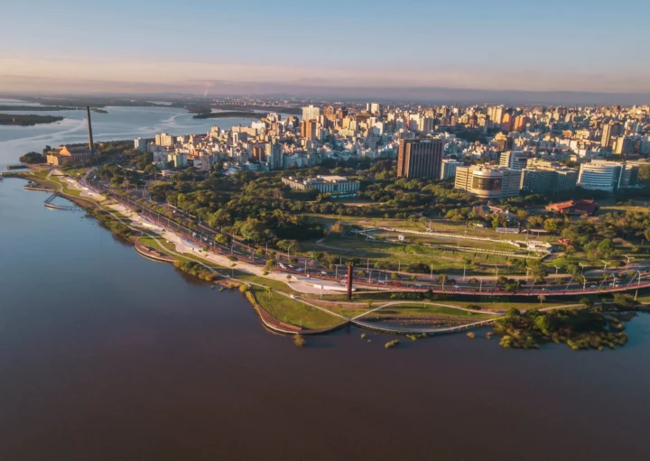 Imagem da vista aérea de parte da cidade de Porto Alegre para ilustrar matéria sobre o que fazer na Zona Sul de Porto Alegre