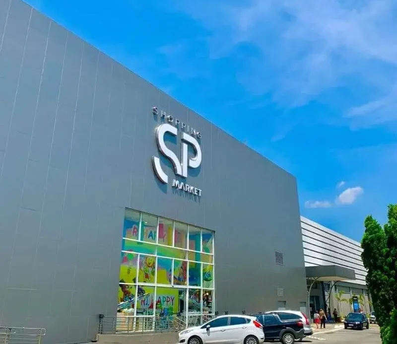 O Shopping SP Market, próximo ao Terminal João Dias, conta com cinema, praça alimentação e uma variedade de lojas