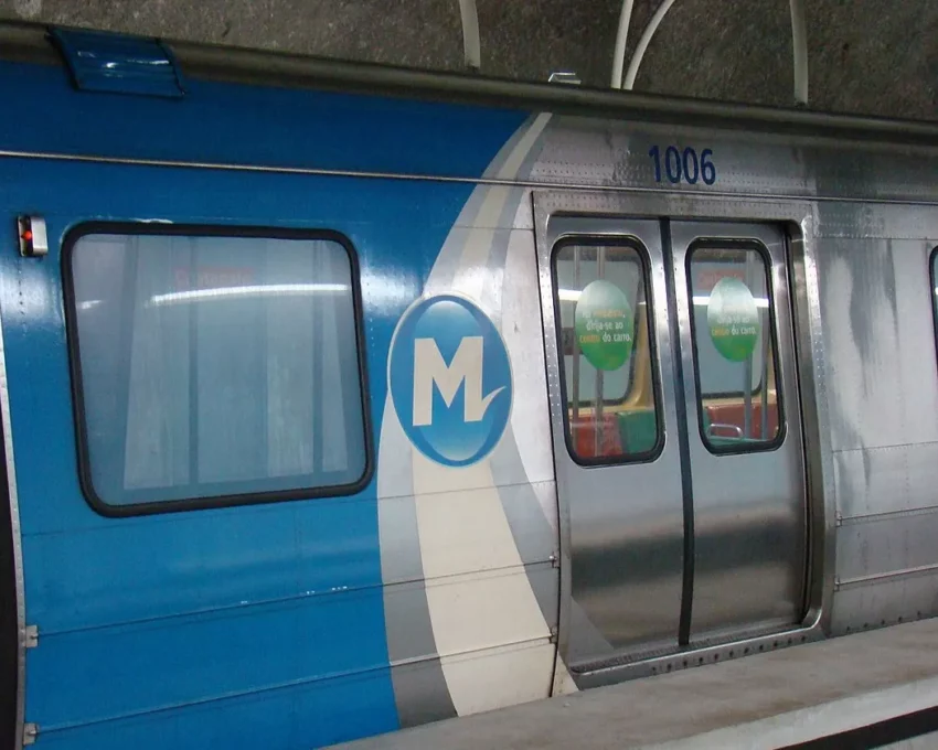 Foto que ilustra matéria sobre a Estação Catete mostra um dos trens do metrô do Rio de Janeiro (Foto: Wikimedia Commons)