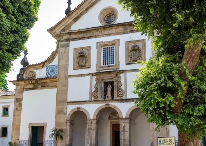 Foto que ilustra matéria sobre museus em Salvador mostra a fachada do Museu de Arte Sacra (Foto: Wikimedia Common)