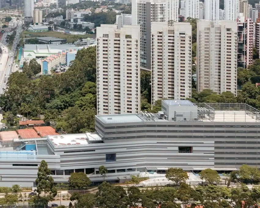 Foto que ilustra matéria sobre a escola mais cara do Brasil mostra uma vista do alto da escola Avenues, em São Paulo (Foto: Divulgação)