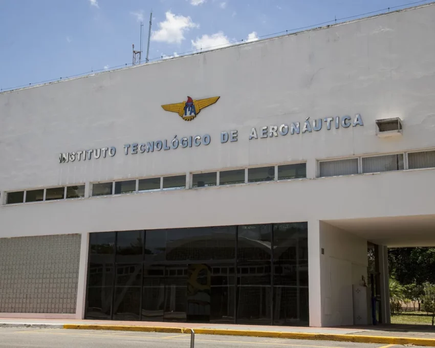 Foto que ilustra matéria sobre faculdades em São José dos Campos mostra o Instituto Tecnológico de Aeronáutica (Foto: Agência Força Aérea / Tem Enilton)