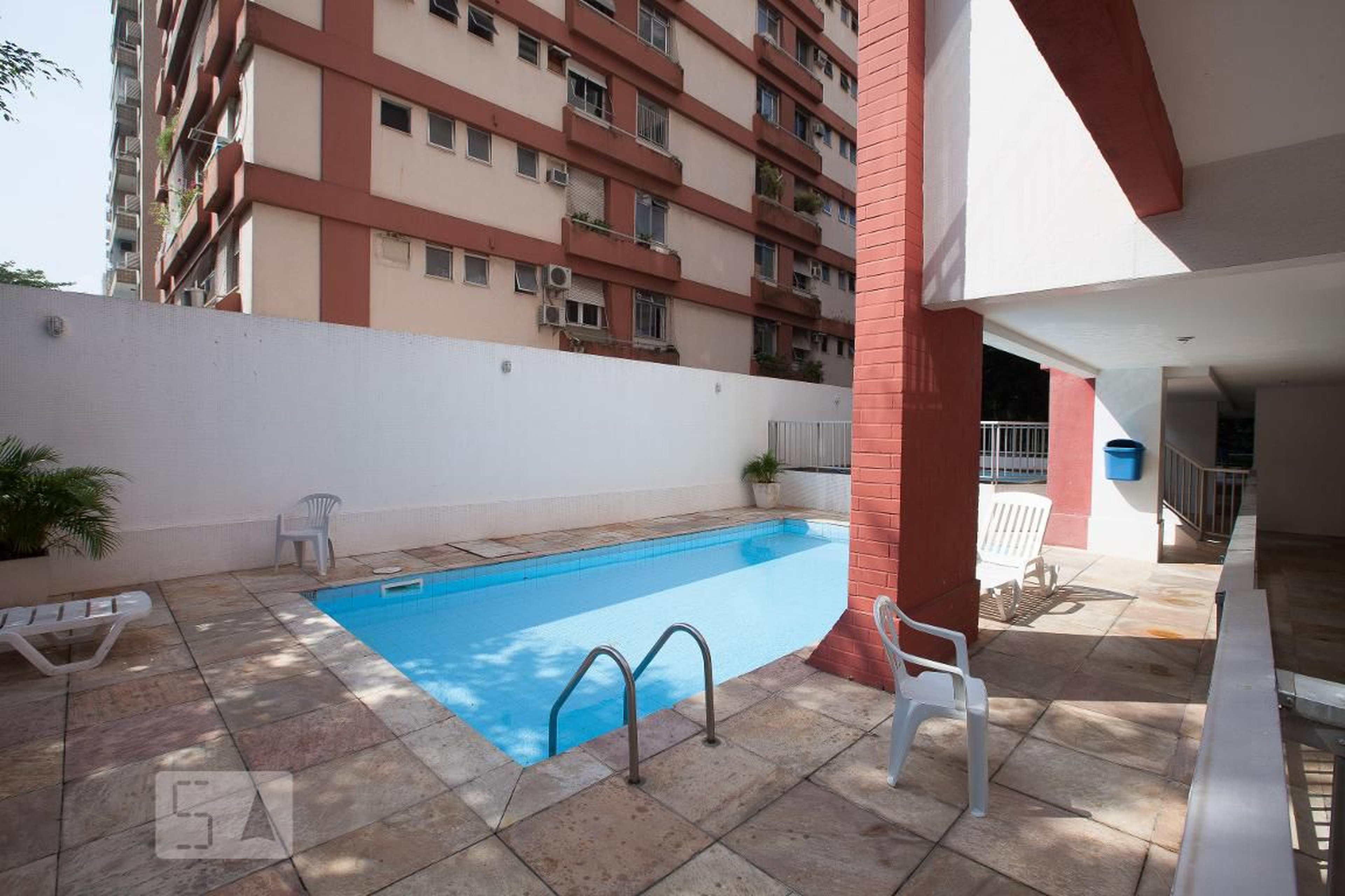 PISCINA - 