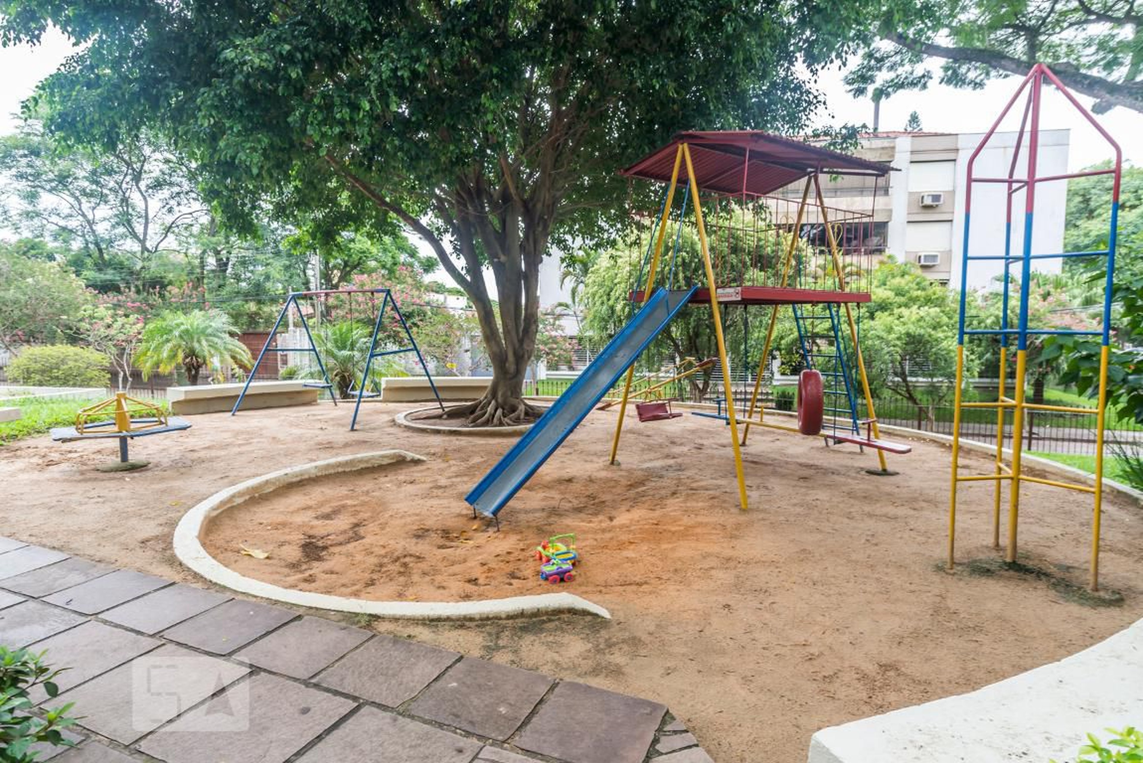 Playground - Morada das Flores