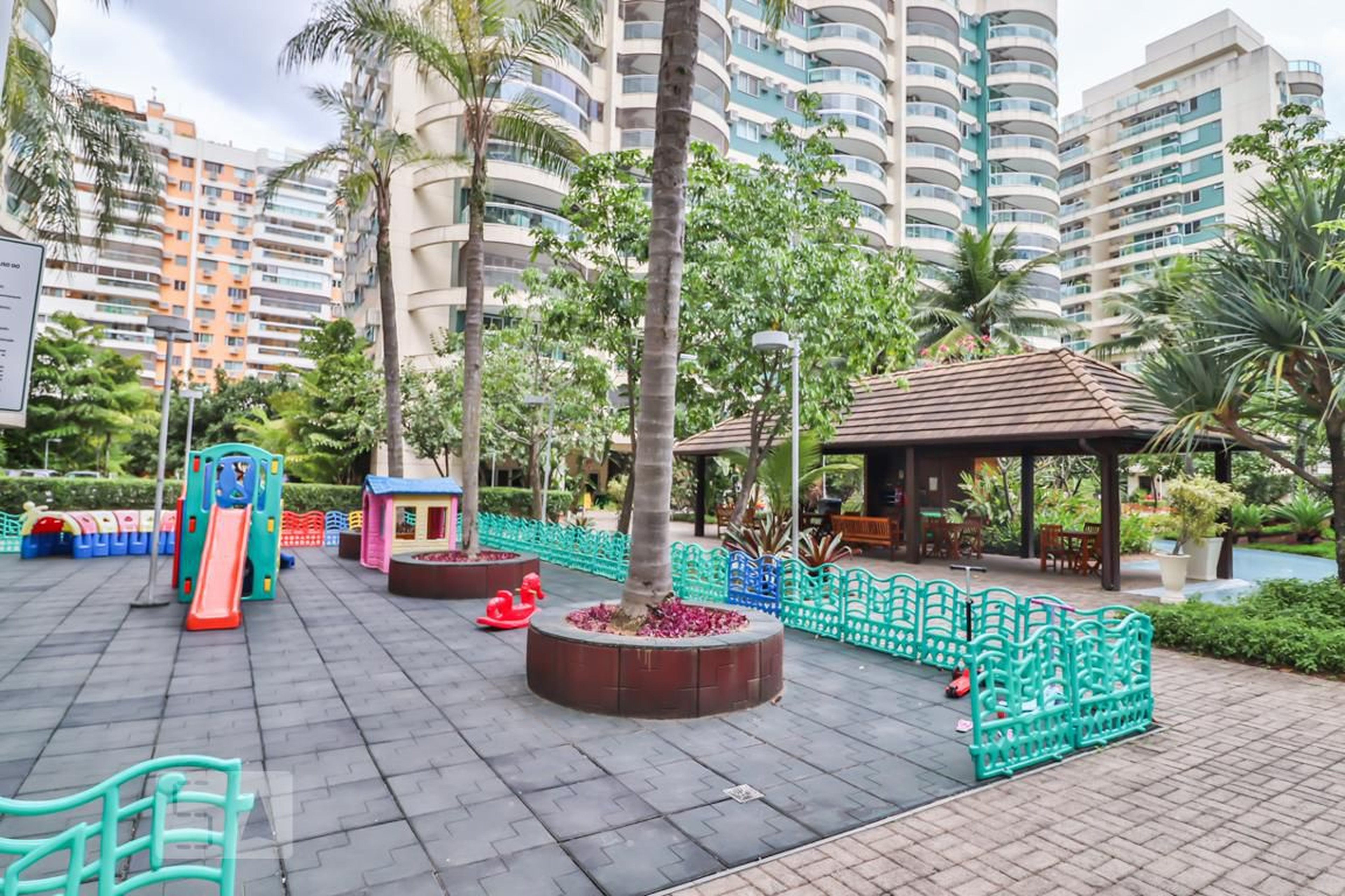 Playground - Palma e Aguilas Residence Service