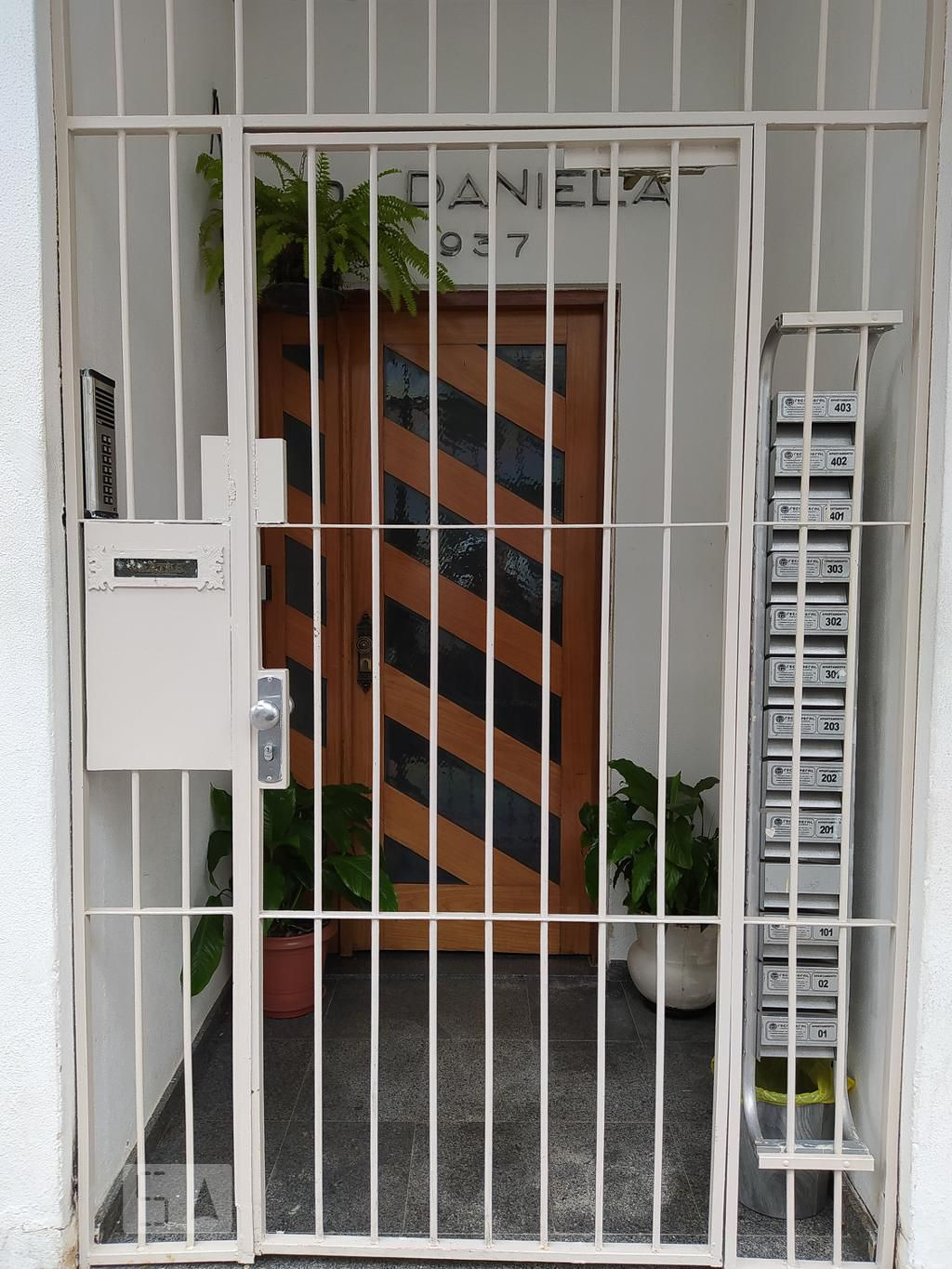Entrada - Edifício Daniela