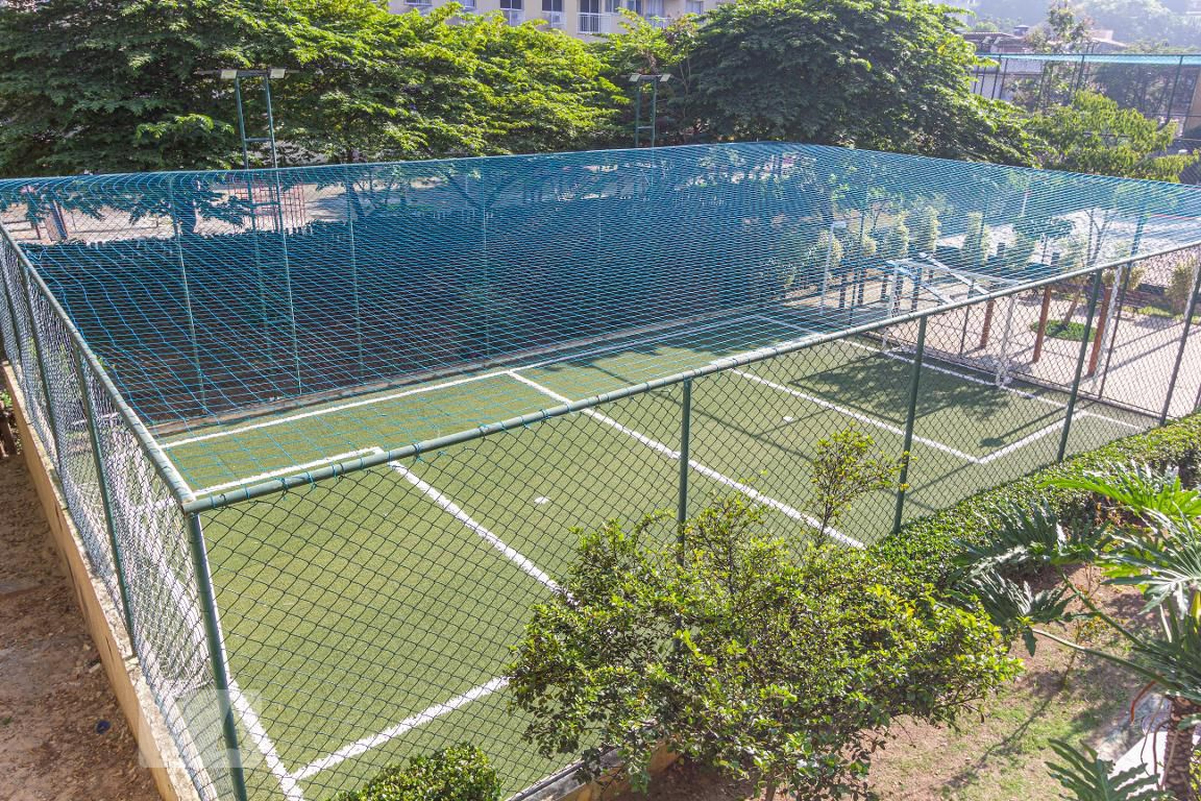 Campo de futebol - Be Happy