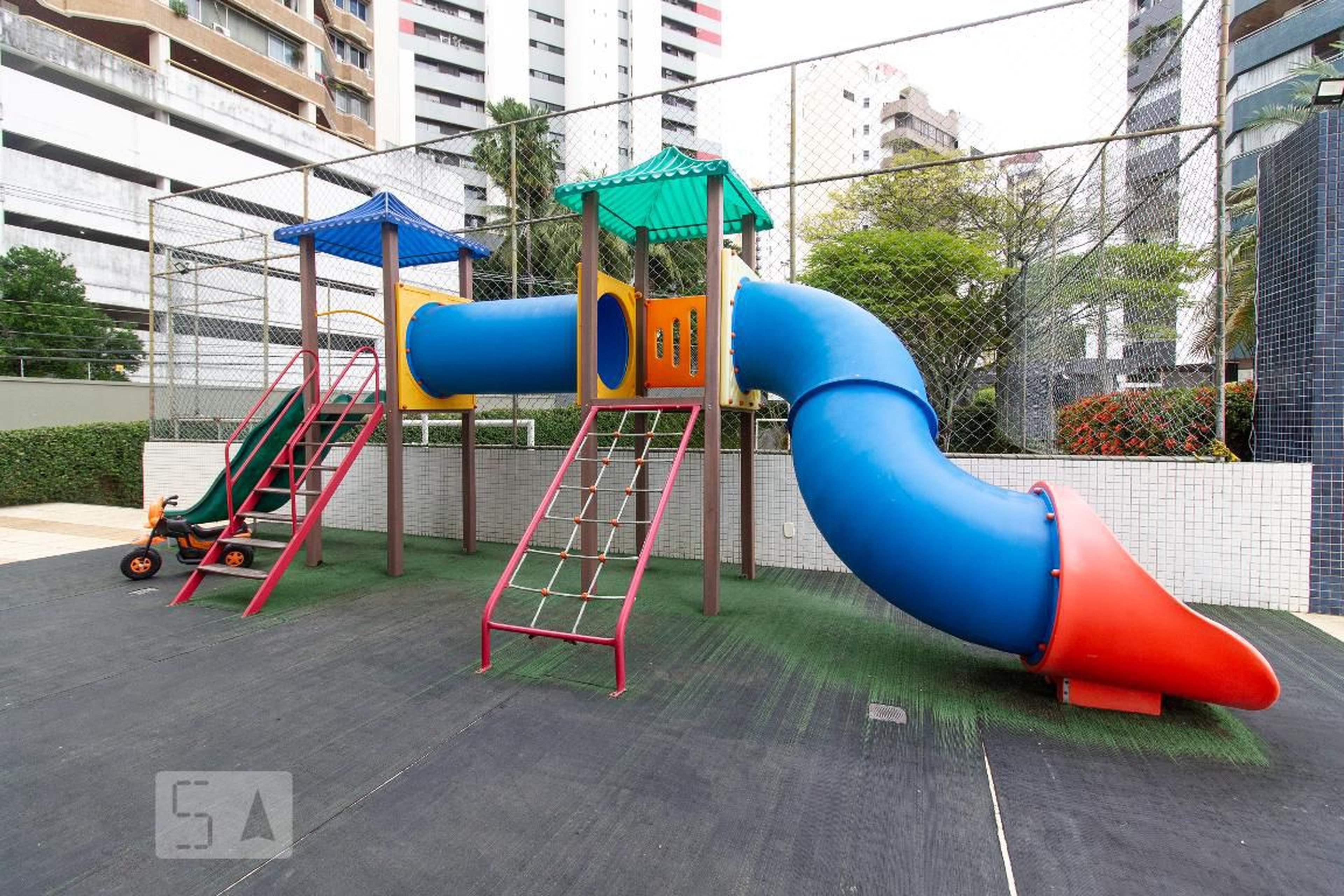 PLAYGROUND - Edifício Cap D' Antibes