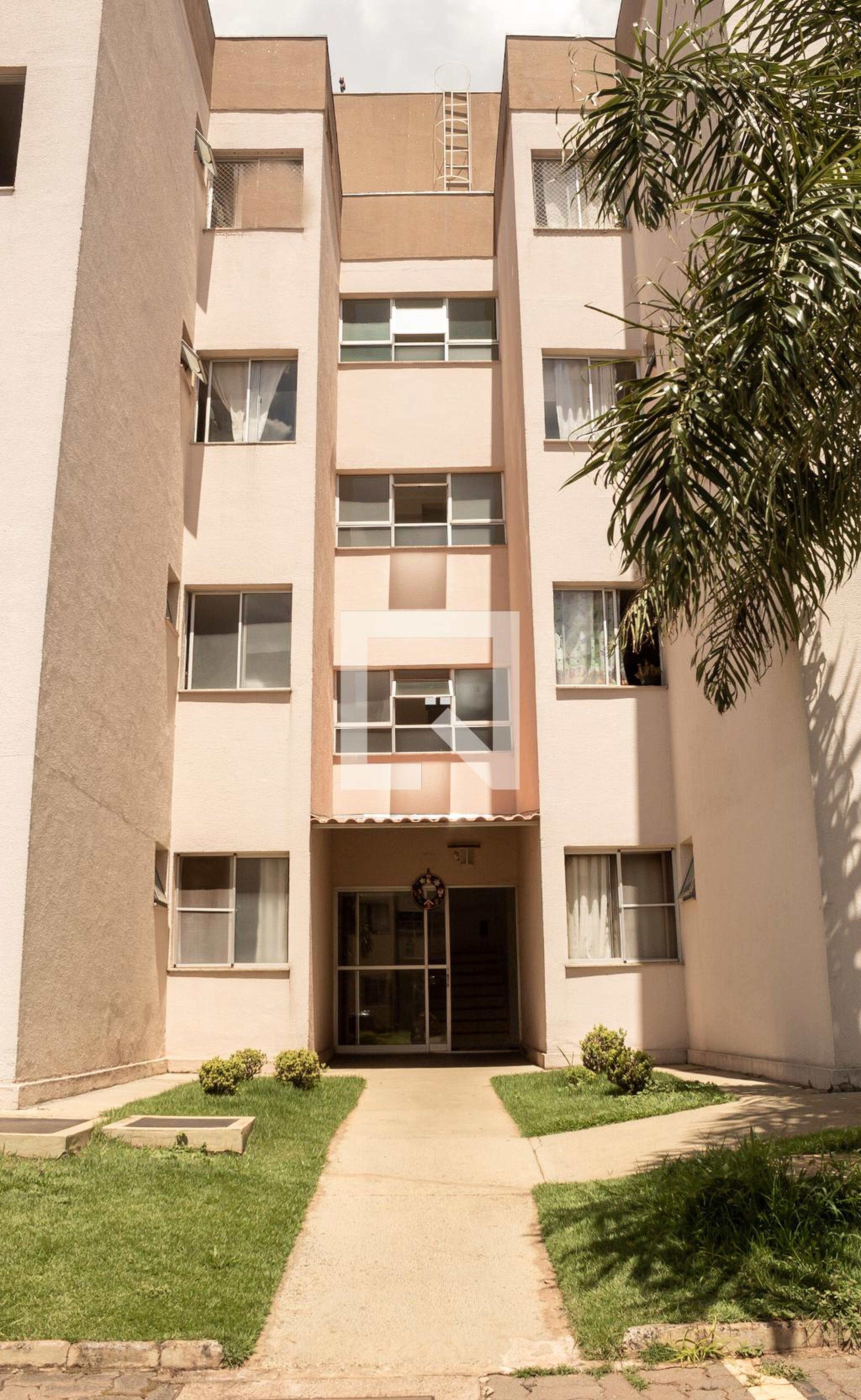 Entrada do Prédio - RESIDENCIAL UBERLÂNDIA