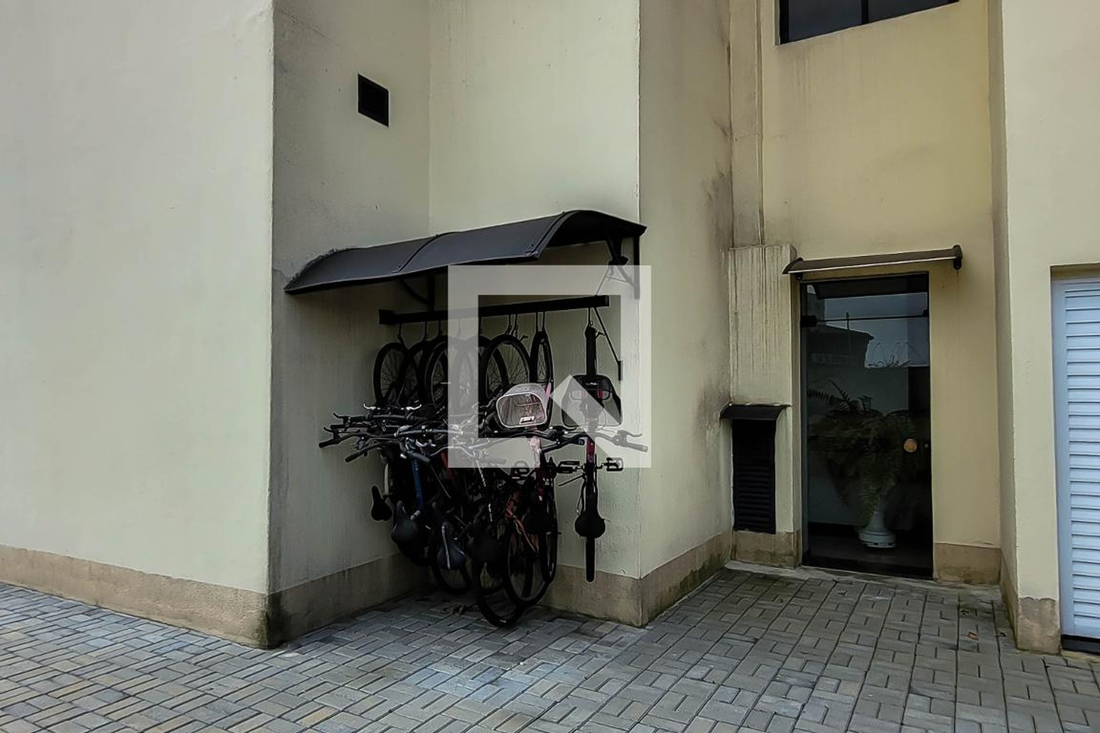 bicicletario - Edificio Yrobi