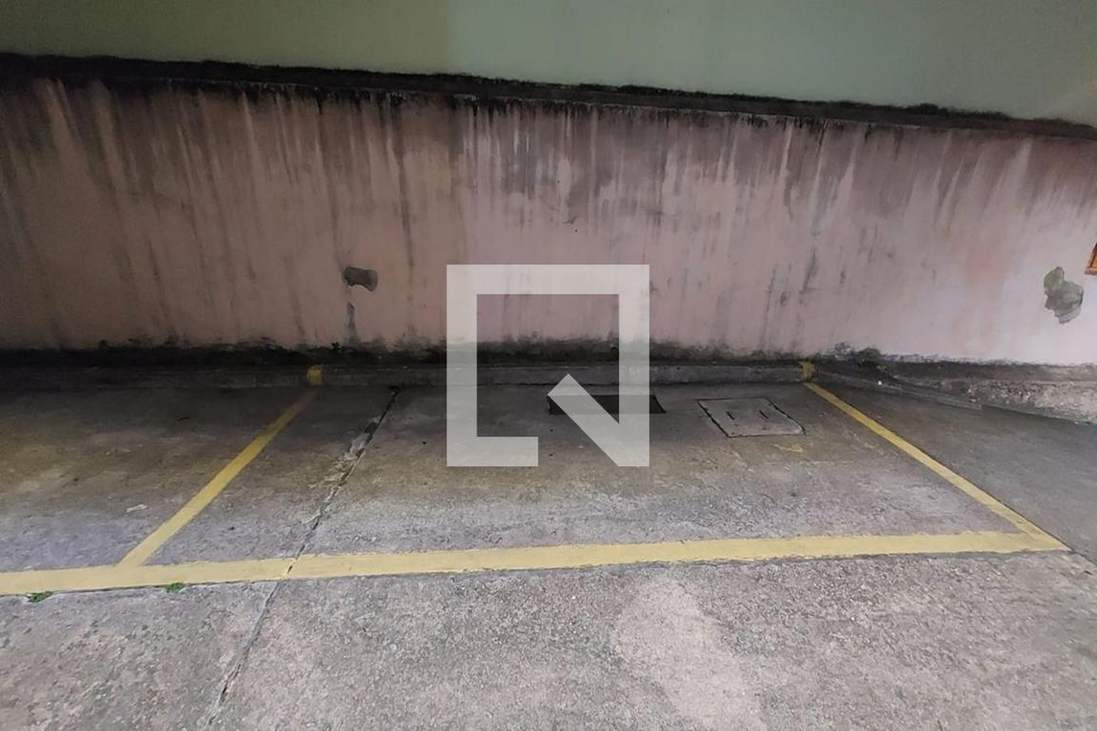 Estacionamento - Conjunto Residencial Dona Catarina