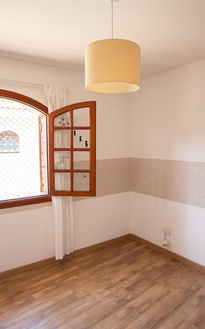 Casa à venda com 235m², 3 quartos e 3 vagas Casa à venda com 235m², 3 quartos e 3 vagasQuarto 1
