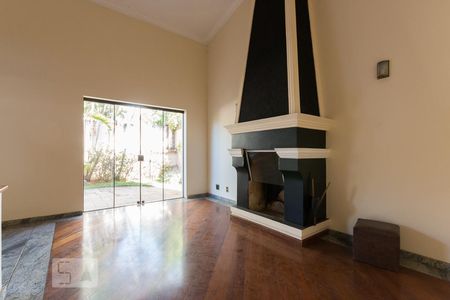 Sala de casa de condomínio à venda com 4 quartos, 384m² em Jardim das Palmeiras, Campinas