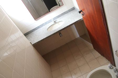 banheiro (suíte) de apartamento à venda com 2 quartos, 80m² em Mansões Santo Antônio, Campinas