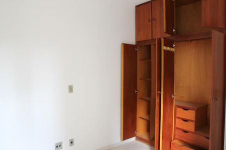 quarto 2 de apartamento à venda com 2 quartos, 80m² em Mansões Santo Antônio, Campinas