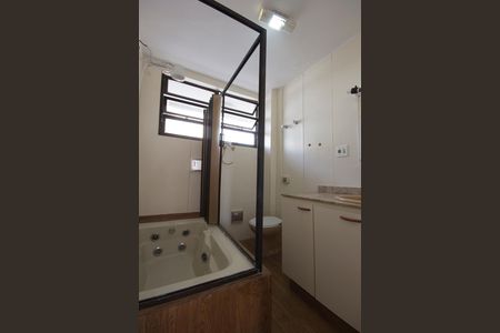 Banheiro de apartamento para alugar com 2 quartos, 65m² em Bela Vista, São Paulo