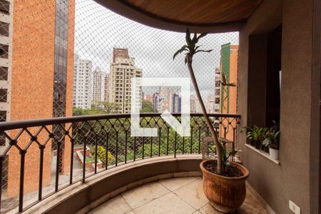 Apartamento para alugar com 4 quartos, 270m² em Vila Suzana, São Paulo